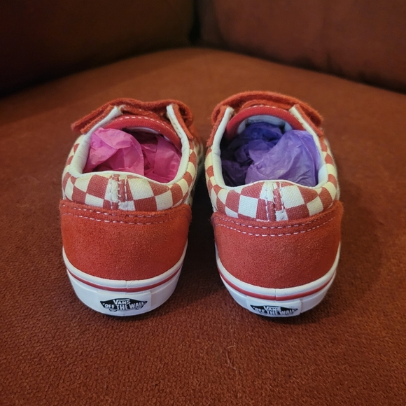 Vans - Picture 3 of 5